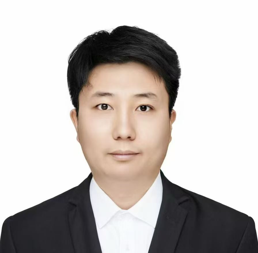 李健伟